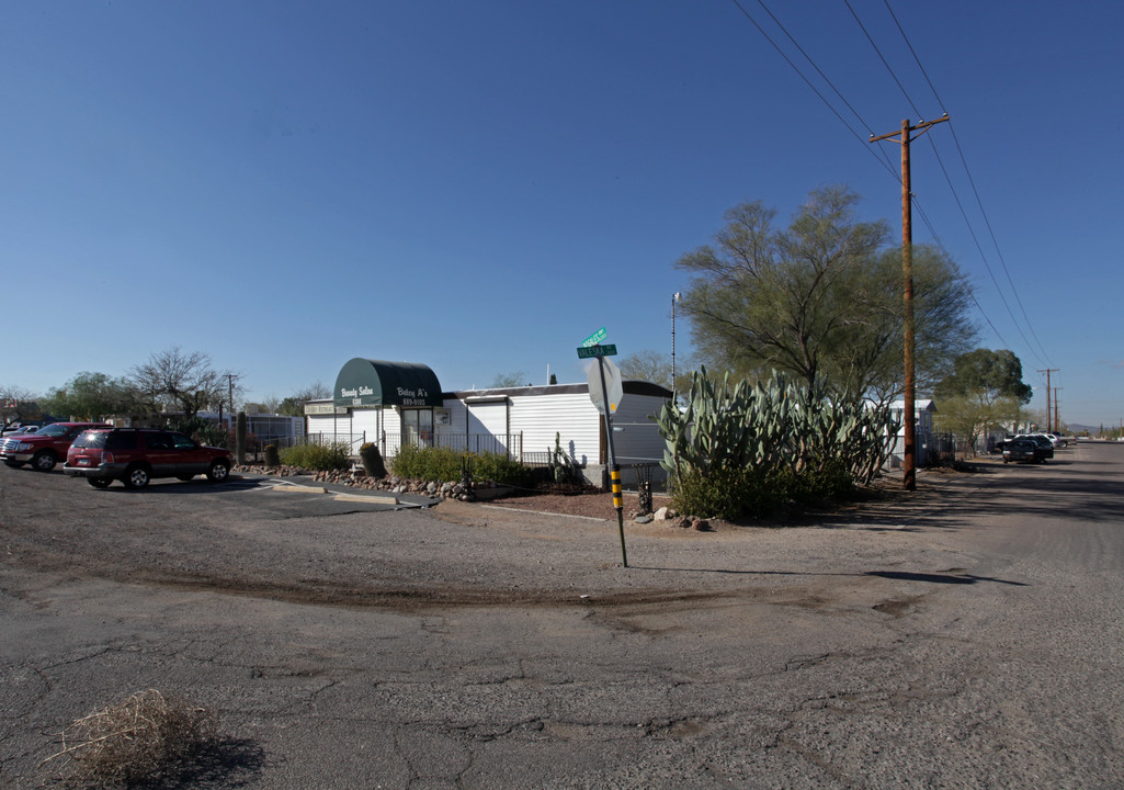 6308 S Nogales Hwy in Tucson, AZ - Building Photo