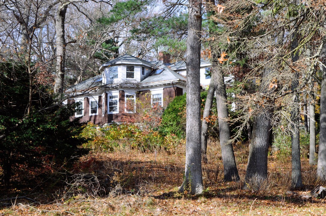 341 Marrett Rd in Lexington, MA - Foto de edificio