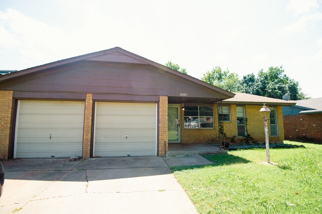 property at 2407 N Park Dr