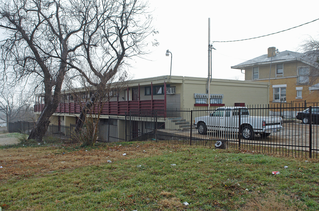 508-510 N Ewing Ave in Dallas, TX - Building Photo