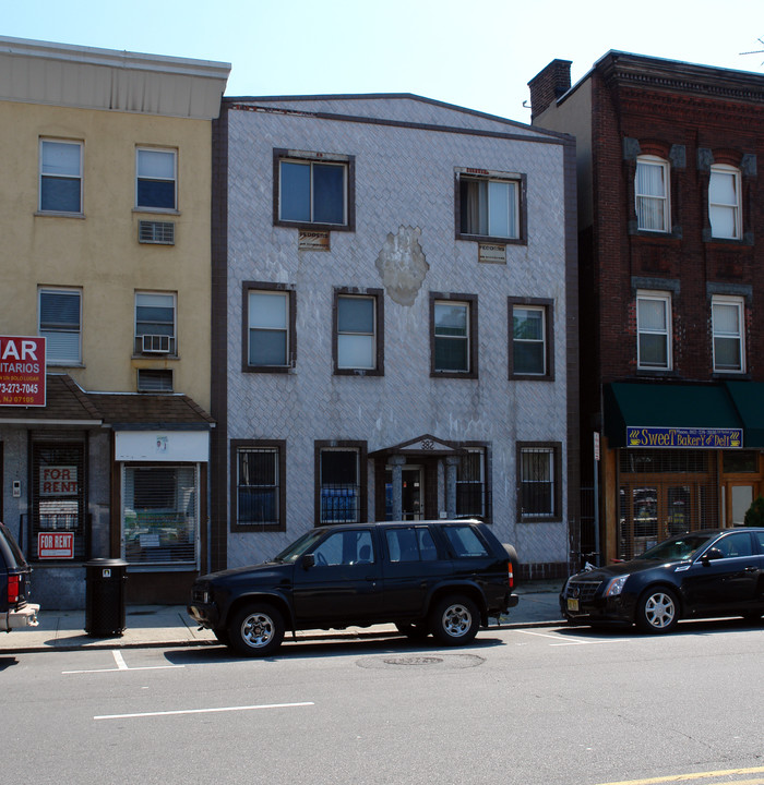 382 Market St in Newark, NJ - Building Photo