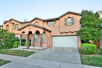 2946 Trap Rock Way in Sacramento, CA - Building Photo - Building Photo