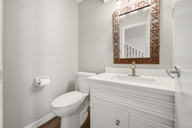 property at 3002 Hampton Dr