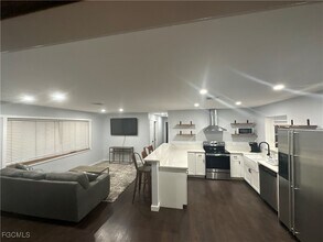 2323 Clifford St in Ft. Myers, FL - Building Photo - Building Photo