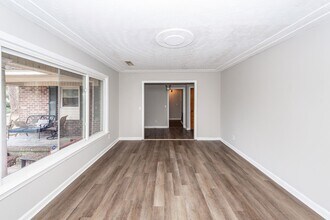 1240 Oakcrest Dr in Charleston, SC - Building Photo - Building Photo