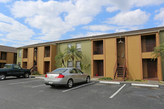 Wyoming Apartments in Tampa, FL - Building Photo - Building Photo