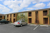 Wyoming Apartments in Tampa, FL - Foto de edificio - Building Photo