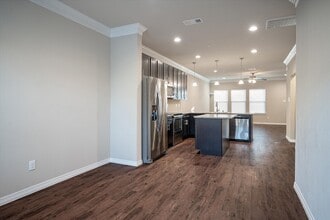 2721 Vine Ct, Unit 1413 in Denton, TX - Building Photo - Building Photo