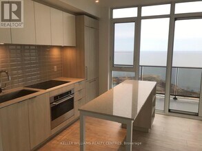 70 Annie Craig Dr in Toronto, ON - Building Photo - Building Photo