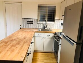 21 Soloff Blvd in Inwood, NY - Building Photo - Building Photo