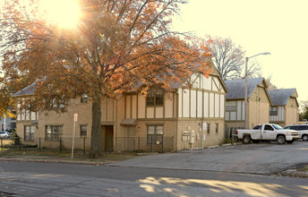 Oak Park Town Homes in Tulsa, OK - Building Photo - Building Photo