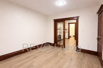 7 Centre St in St Catharines, ON - Building Photo - Building Photo