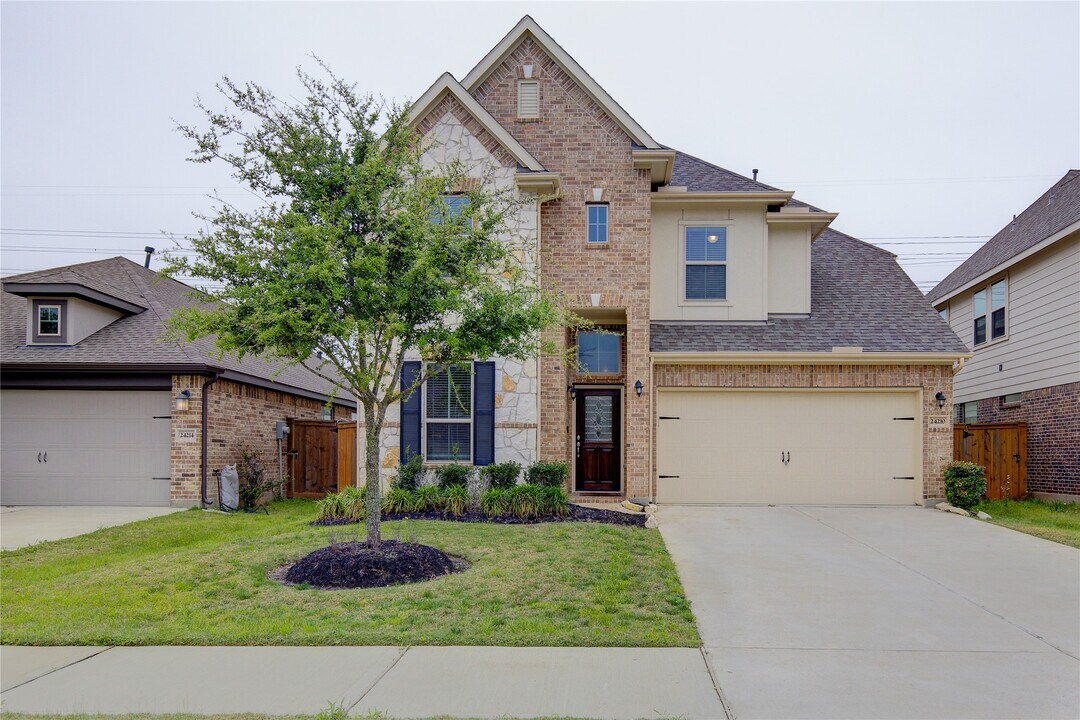 24210 Leonforte Dr in Richmond, TX - Foto de edificio