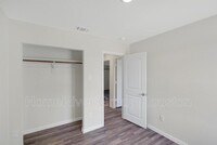 9907 Lanewell St photo'