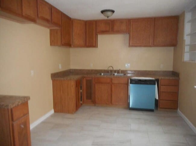 721 Champs St in Channelview, TX - Foto de edificio - Building Photo