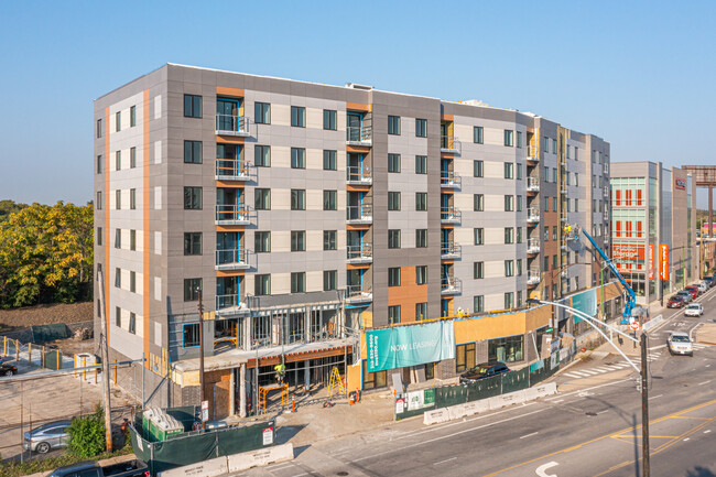 Jefferson Park Apartments in Chicago, IL - Building Photo - Building Photo