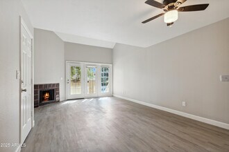 30 E Brown Rd in Mesa, AZ - Building Photo - Building Photo