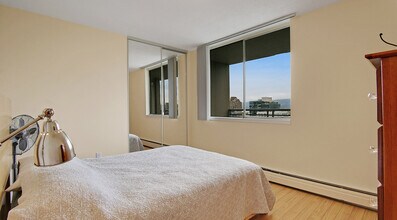 1465 W 12th Ave in Vancouver, BC - Building Photo - Building Photo