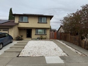 528 Eider Ln in Suisun City, CA - Building Photo - Building Photo
