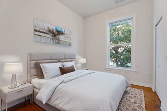 2601 W North Ave, Unit 2 in Chicago, IL - Foto de edificio - Building Photo