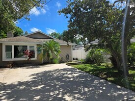 795 Stocks St in Atlantic Beach, FL - Building Photo