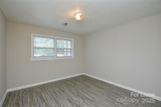 331 Friendship Dr in Matthews, NC - Building Photo - Building Photo