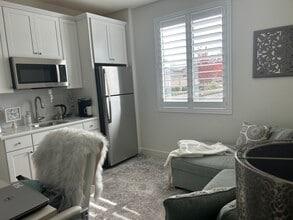 6901 Tailwind Ln, Unit Mav's in Stockton, CA - Building Photo - Building Photo