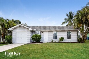 18525 Sebring Rd in Ft. Myers, FL - Building Photo