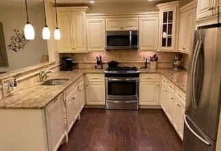 64 Holly Dr in Eatontown, NJ - Building Photo - Building Photo