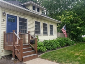 8 1st St in Bristol, CT - Building Photo