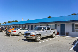 419 W Belmont Dr in Calhoun, GA - Building Photo - Building Photo