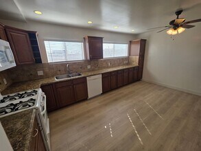 1838 S Grand Ave in San Pedro, CA - Building Photo - Interior Photo