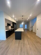 3002-3027 27 St SW in Calgary, AB - Building Photo - Building Photo