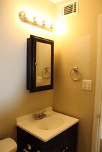 23210 Huron River Dr-Unit -17 - UPG in Rockwood, MI - Building Photo - Building Photo