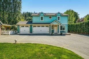 14051 NE 167th St in Woodinville, WA - Building Photo