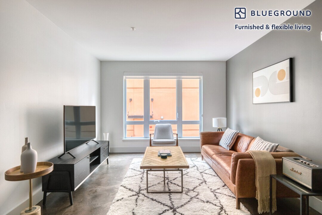 10555 Main St-Unit -FL3-ID528 in Bellevue, WA - Building Photo