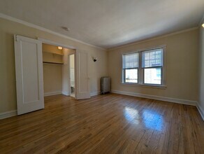 2122 W Ainslie St, Unit 2110-3N in Chicago, IL - Building Photo - Building Photo