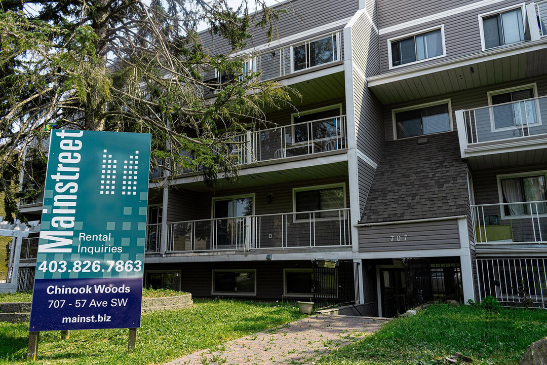 Chinook Woods in Calgary, AB - Building Photo