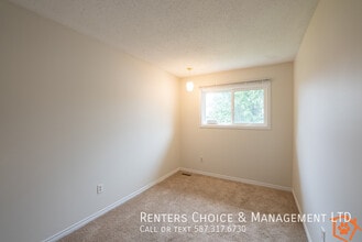 55 Lemoyne Crescent W in Lethbridge, AB - Building Photo - Building Photo