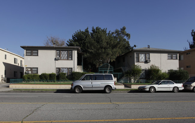 7034-7042 Fulton Ave in North Hollywood, CA - Building Photo - Building Photo