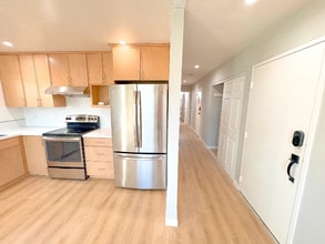 12 Linden Ave in San Bruno, CA - Building Photo - Building Photo