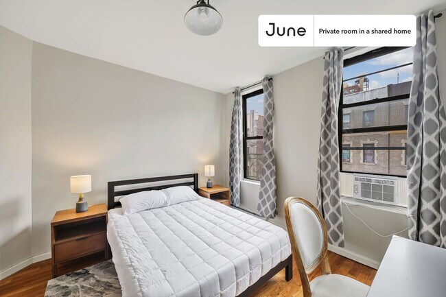 Private bedroom in 3 bed/1 bath Home in New York, NY - Building Photo - Building Photo