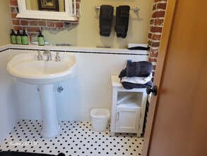 306 Washington St in The Dalles, OR - Building Photo - Building Photo