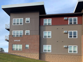 Depot on Main in Zimmerman, MN - Foto de edificio - Building Photo