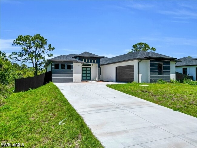 1229 Augusta St E in Lehigh Acres, FL - Building Photo - Building Photo