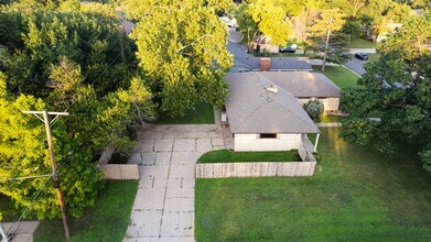 6042 E 10th St N in Wichita, KS - Building Photo - Building Photo