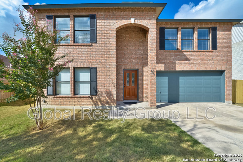 2929 Cottonwood Dr in Schertz, TX - Foto de edificio