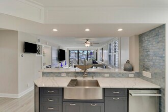515 Bay Colony Dr N in North Palm Beach, FL - Building Photo - Building Photo