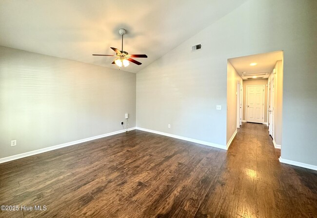 811 Waddell St in Navassa, NC - Building Photo - Building Photo