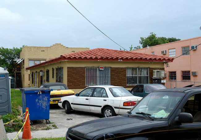 1035 NW 4th St in Miami, FL - Building Photo - Building Photo